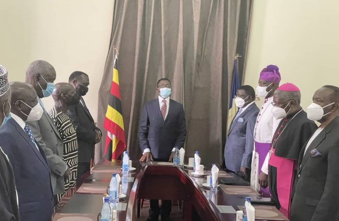 CHIEF JUSTICE ALPHONSO OWINYI DOLLO DELIVERS APOLOGY TO BUGANDA.